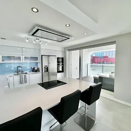 снеск Q,r-с0de First -,-modern Central Riverfront Appartamento Dublino